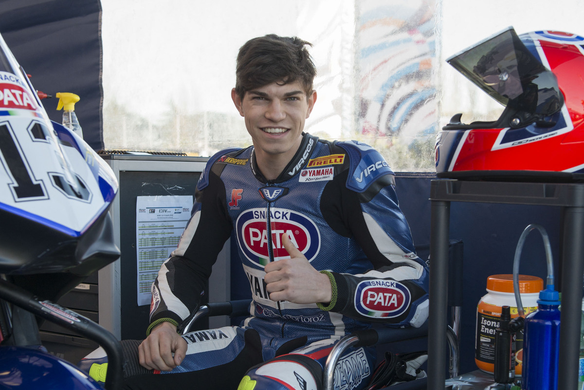 Jacopo Facco porta alla vittoria i colori del Biblion Motoxracing Trophy Team