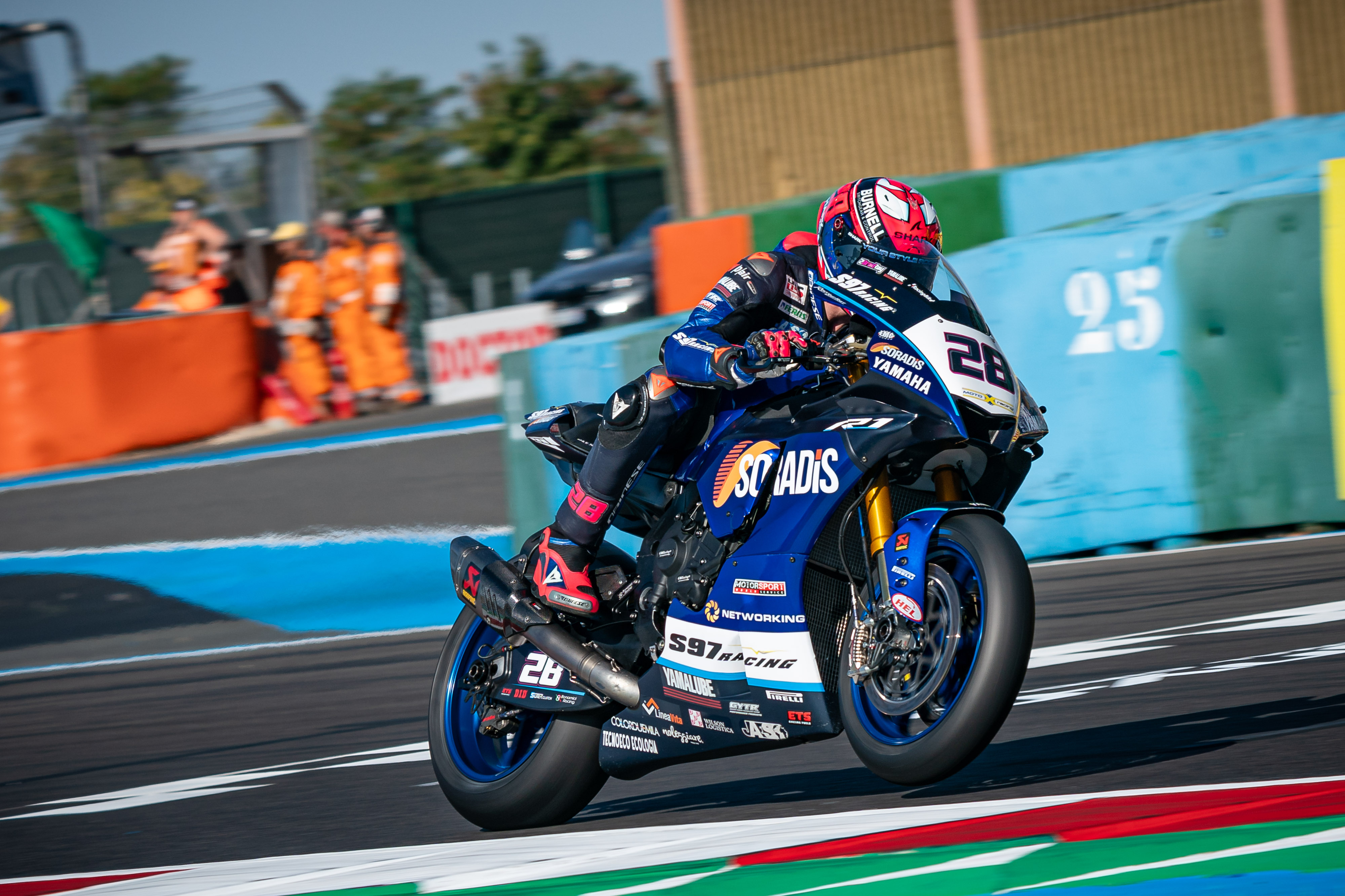 a-crash-complicates-free-practice-for-ray-at-magny-cours