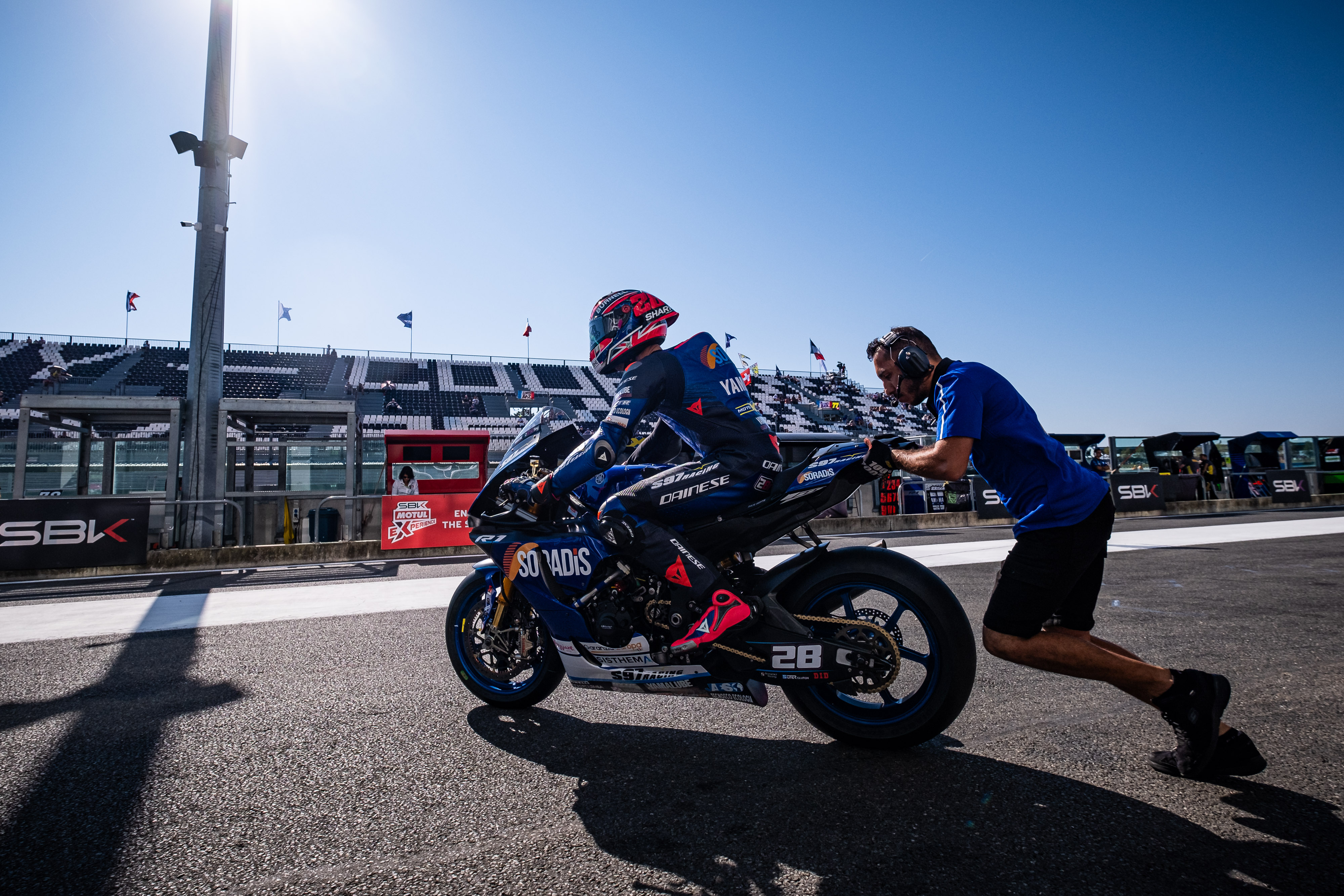 un-inconveniente-tecnico-ferma-ray-in-gara1-a-magny-cours
