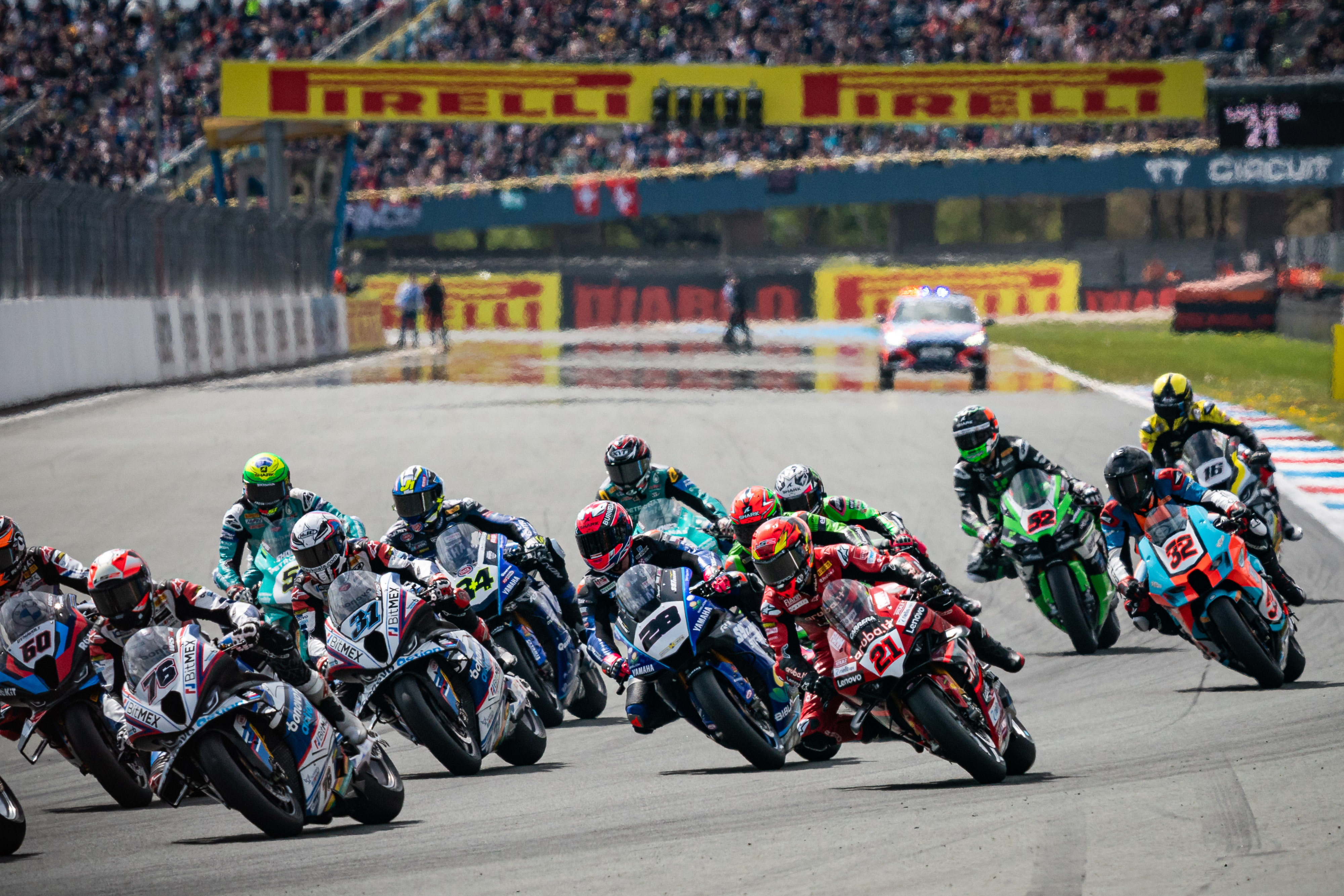 a-crash-stops-ray-in-worldsbk-race-2-at-assen