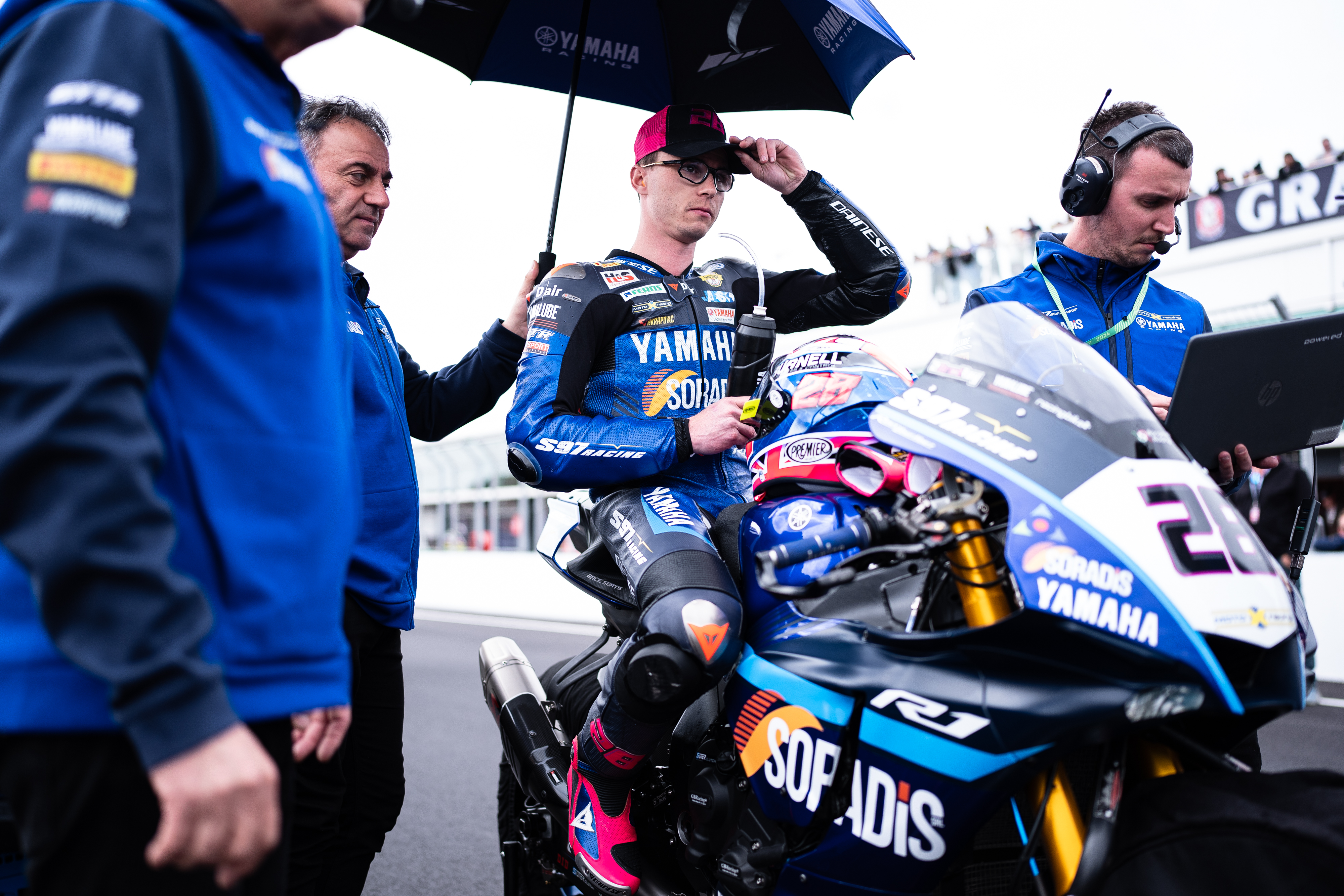 a-crash-compromises-rays-first-race-at-phillip-island