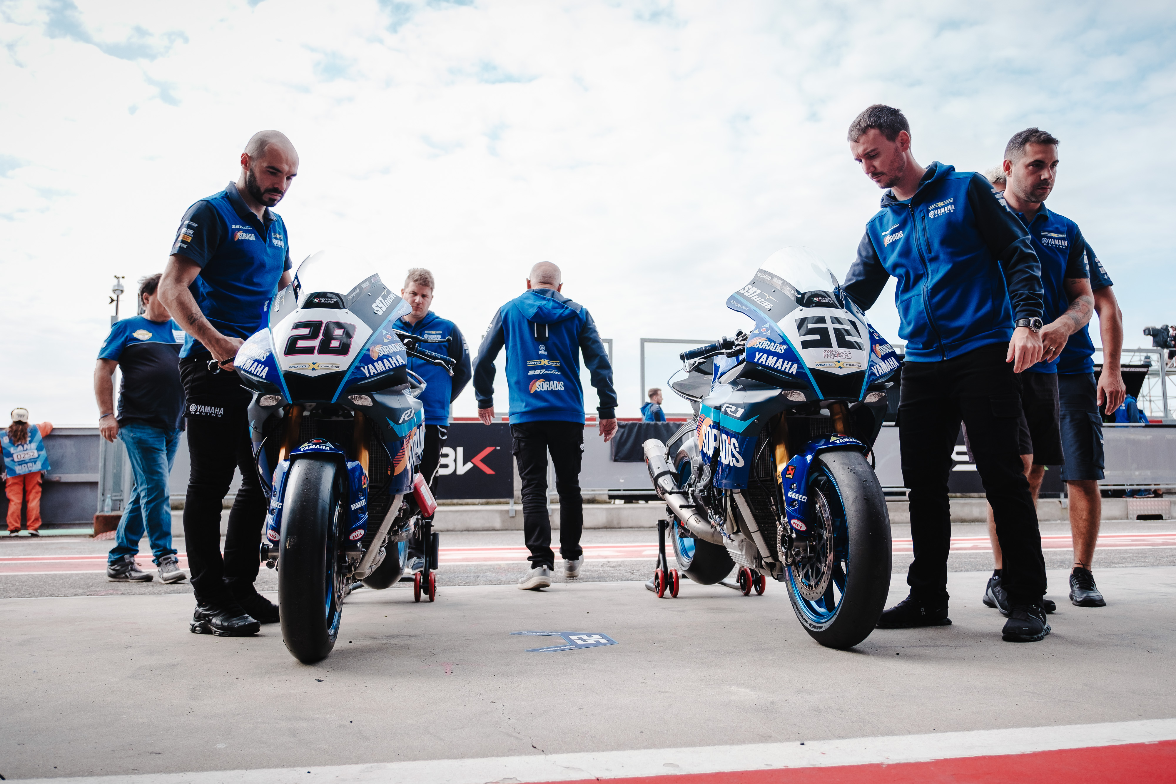 positive-free-practice-at-cremona-for-ray-and-delbianco