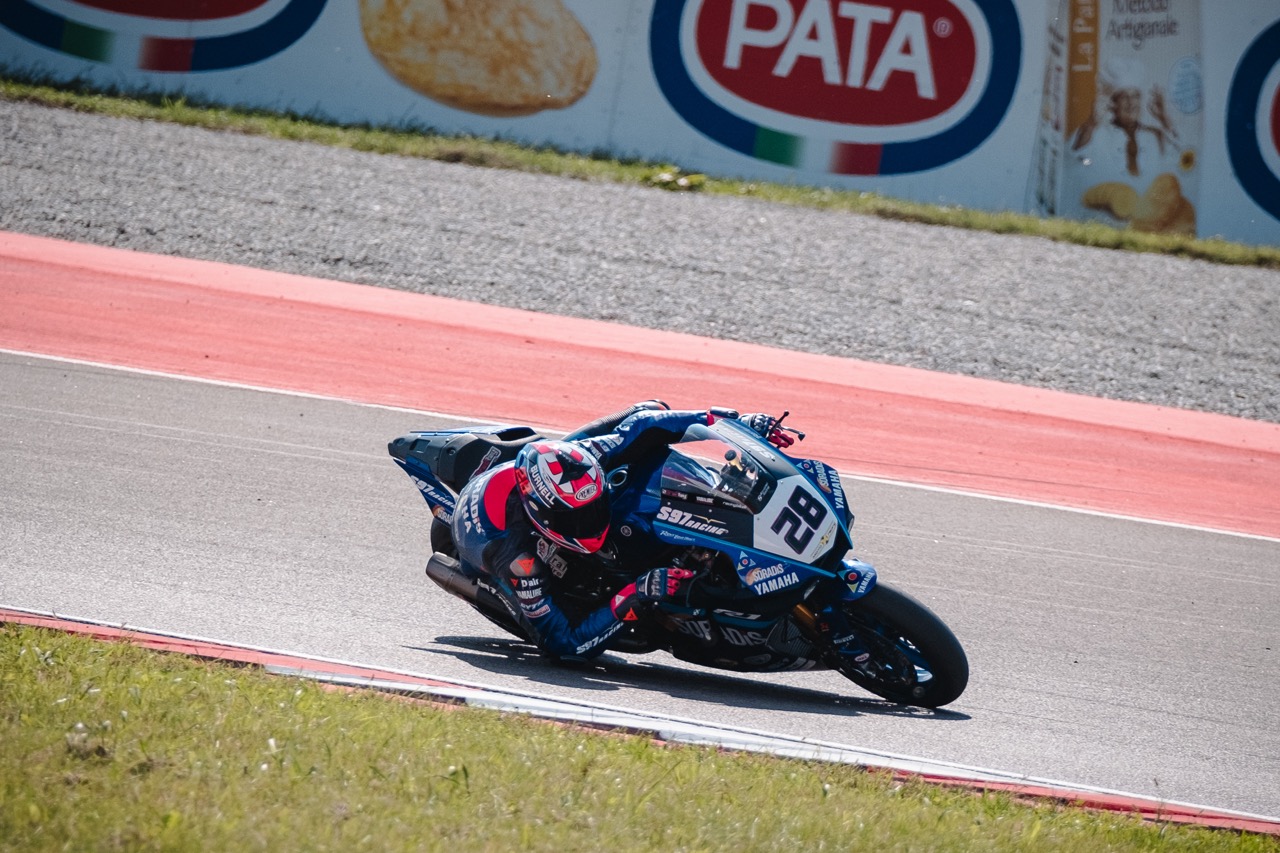 ray-reaches-the-points-zone-while-delbianco-just-misses-it-in-race-2-at-cremona