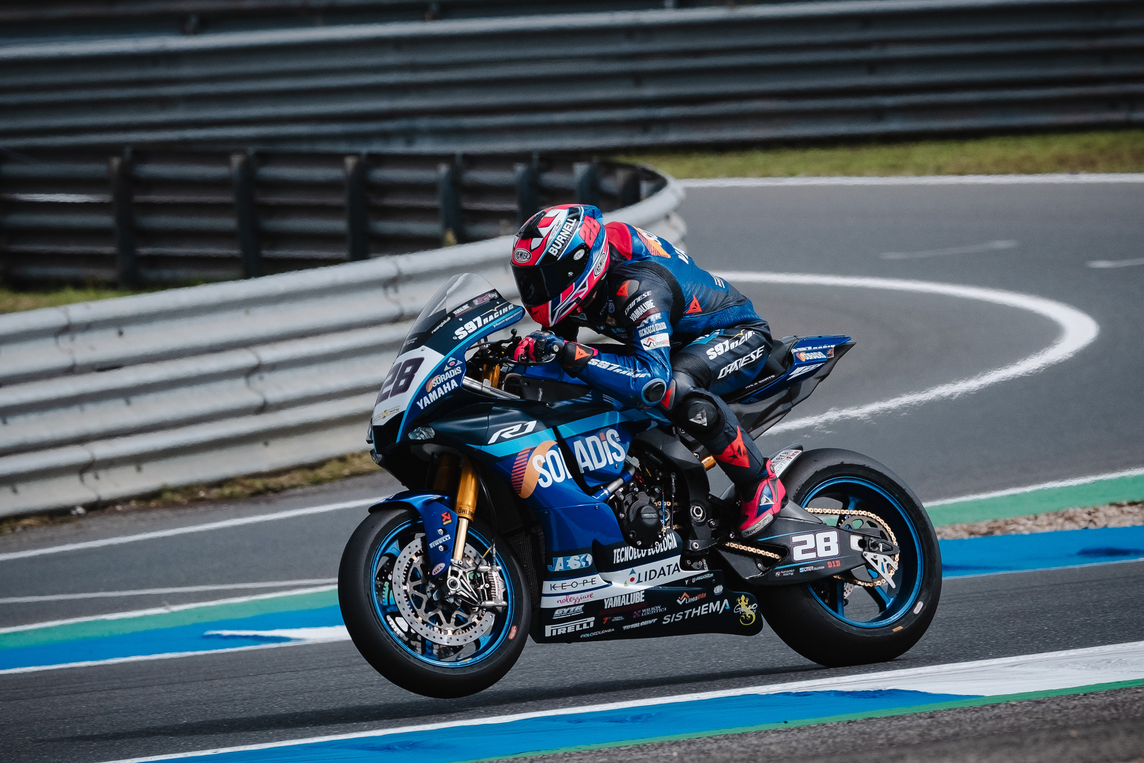 two-points-for-ray-in-race-2-at-estoril